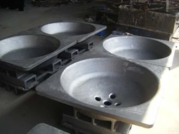 ドレインパンとドロスパンの製造によく使用される材料は何ですか?